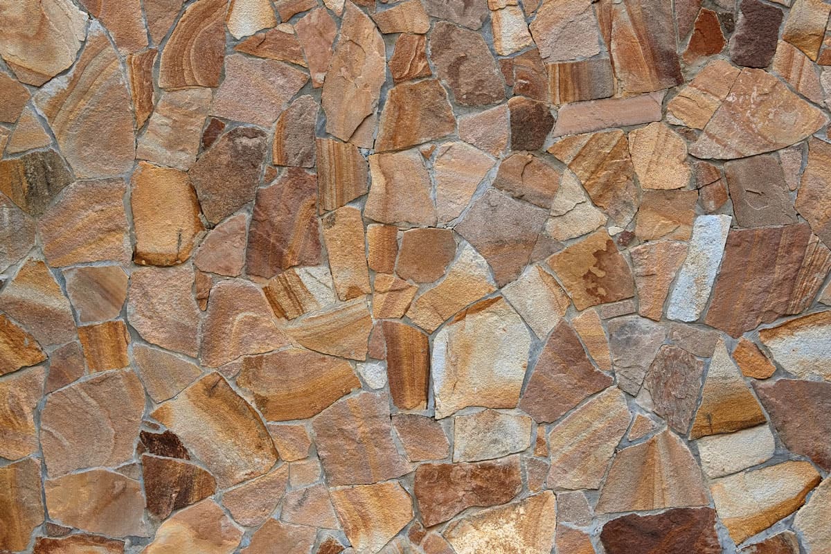 Natural stone wall surface