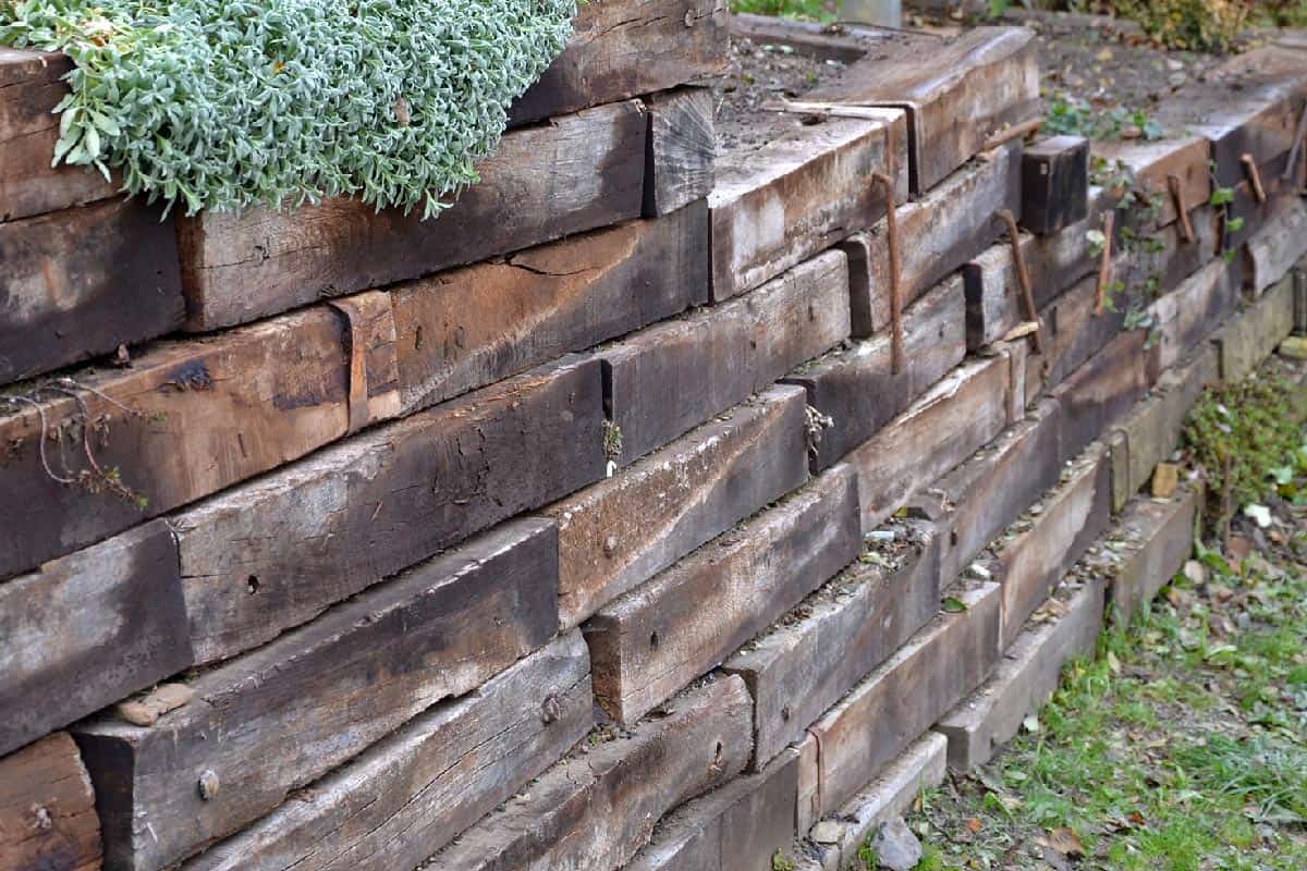 The retaining wall made of wood